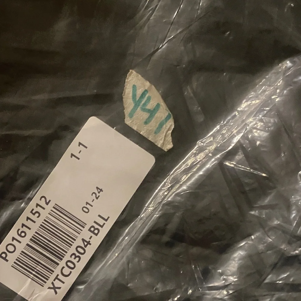 NWT Women's Black Ski Jacket L Y41 - Picture 3 of 3